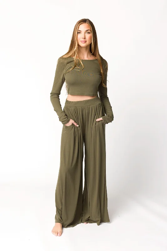 Casual Chic Women's Clothes The London Long Sleeve Crop Top and Pants Set in Olive