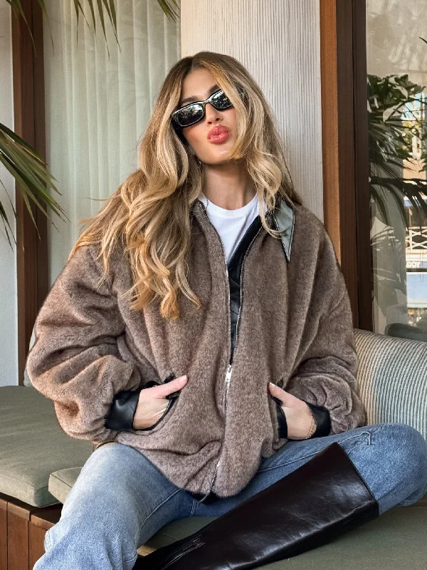 Women's Functional Outfit For Outdoor Activities Audrina Oversized Faux Fur Jacket