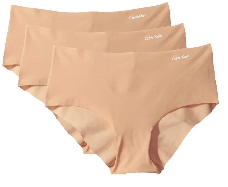 Women's Clothing For Holiday Travel Women's 3-Pack Invisibles Hipster Panty In Light Caramel