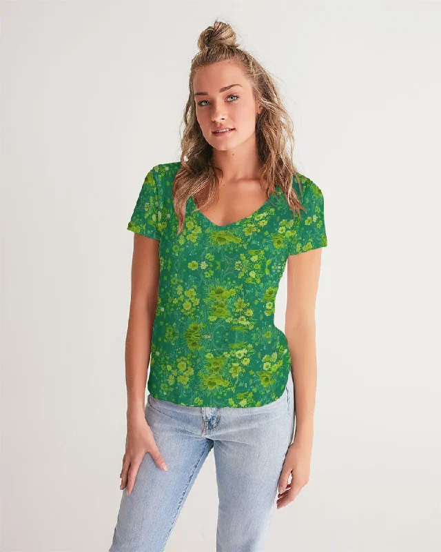 Chic Women's Attire Green lush Repeat pattern Women's V-Neck Tee