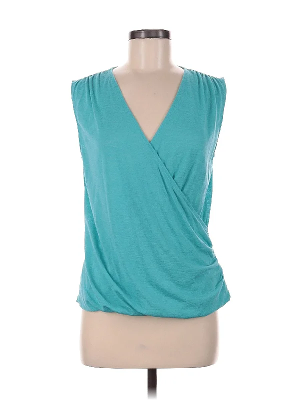 Women's Work Apparel Sleeveless Blouse