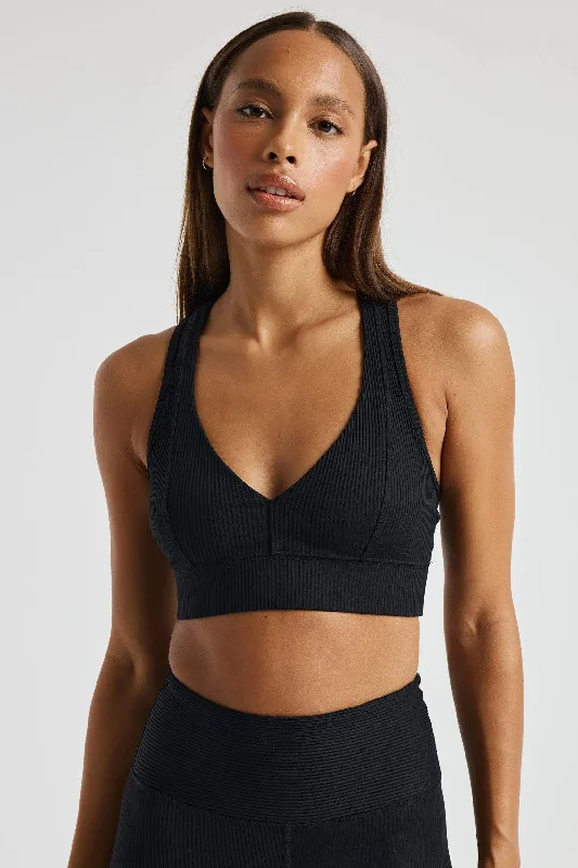 Modern Women's Outfit Tess V Bra